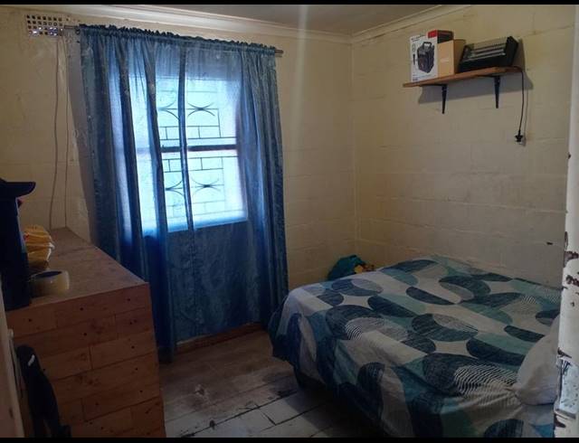 2 BEDROOM HOUSE FOR SALE IN KEWTOWN